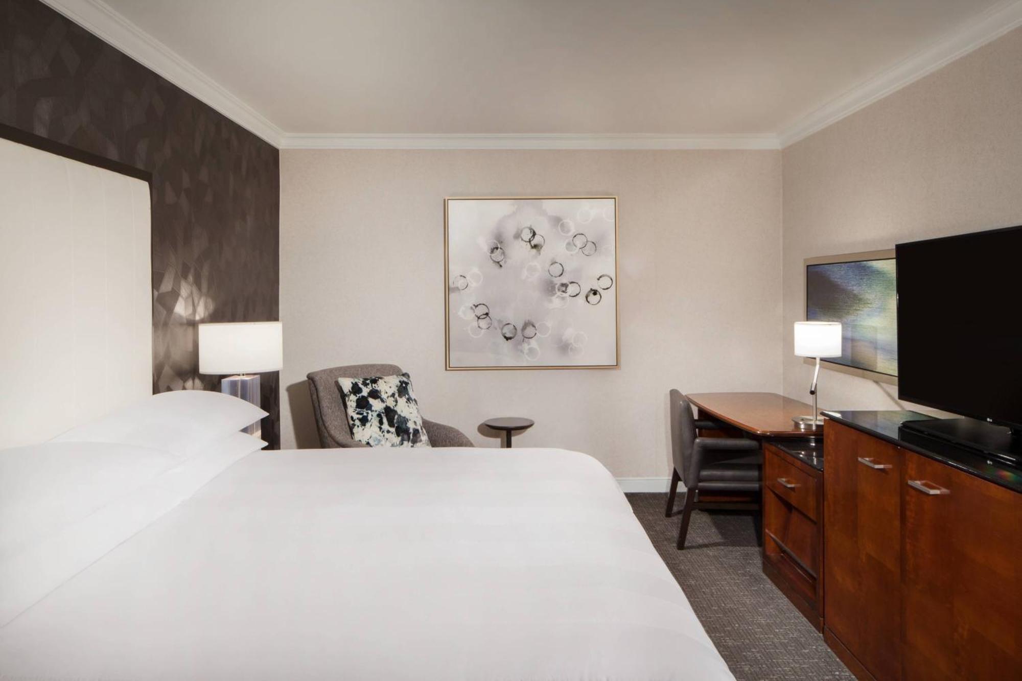Omaha Marriott Hotel Exterior photo