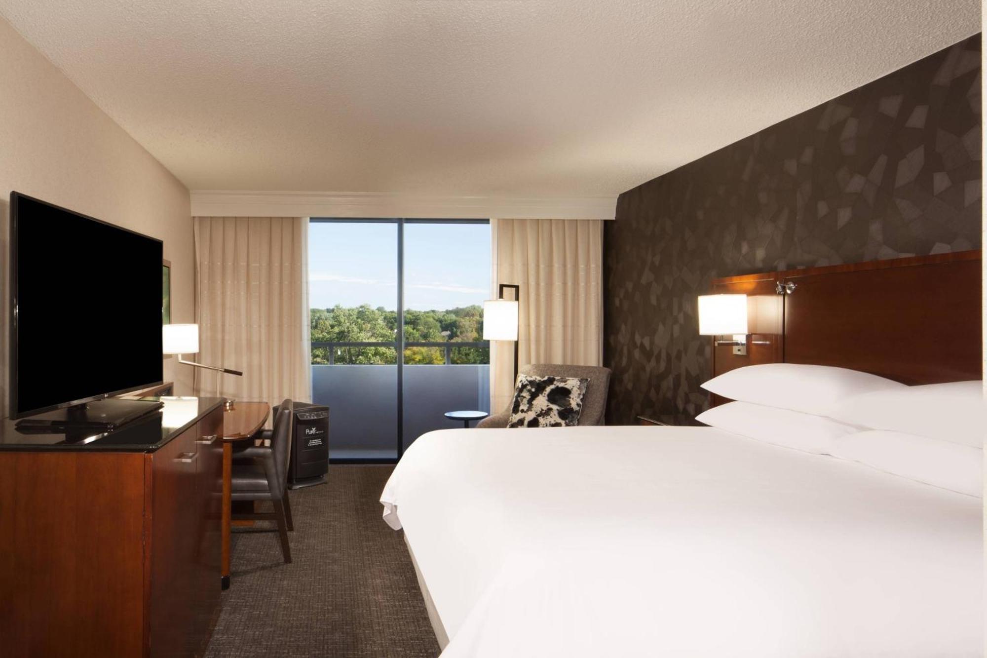 Omaha Marriott Hotel Exterior photo