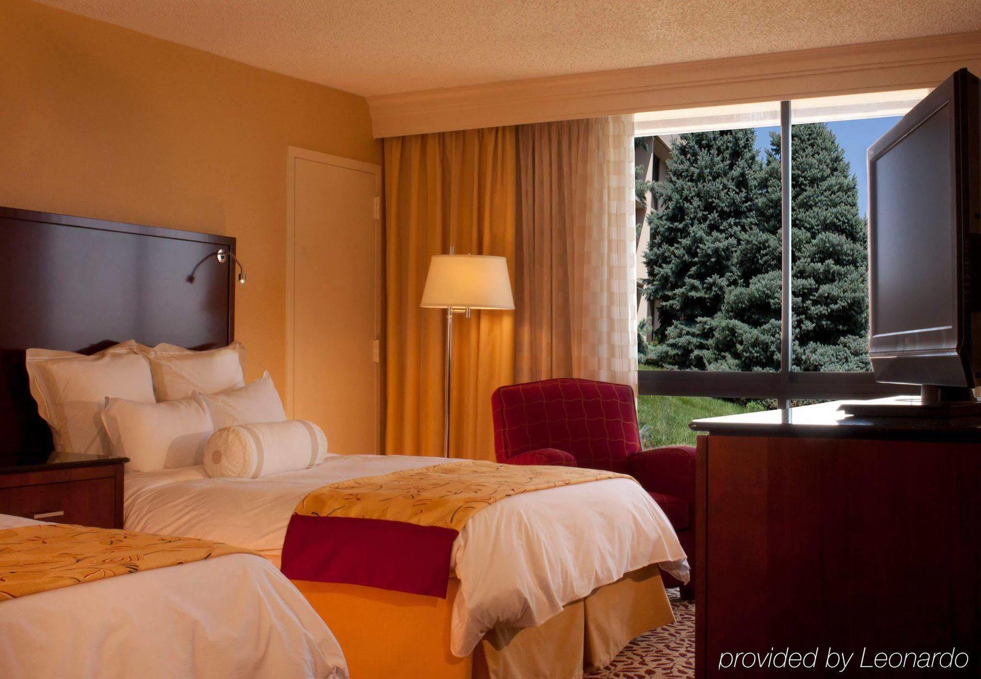 Omaha Marriott Hotel Room photo