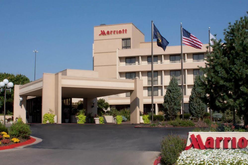 Omaha Marriott Hotel Exterior photo